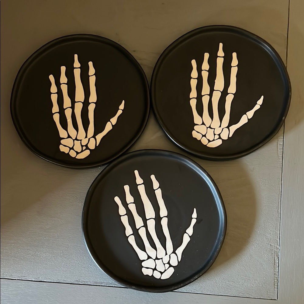 Set of 3 Black Skeleton Hand Plates
